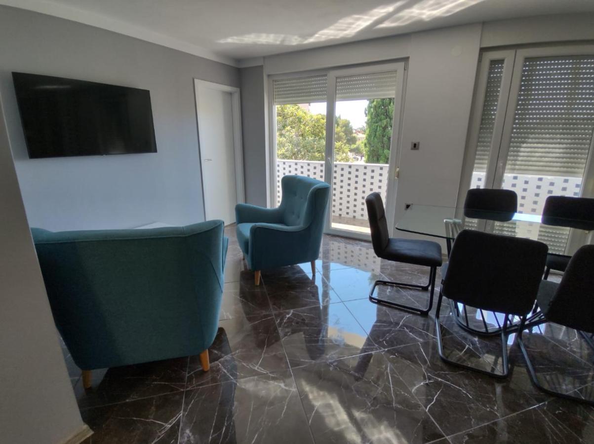 Modern Apartment Ana Rovinj Exteriör bild