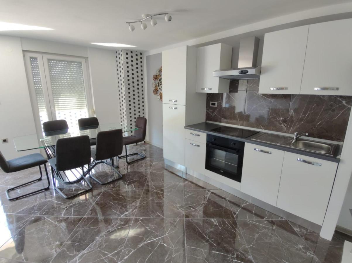 Modern Apartment Ana Rovinj Exteriör bild